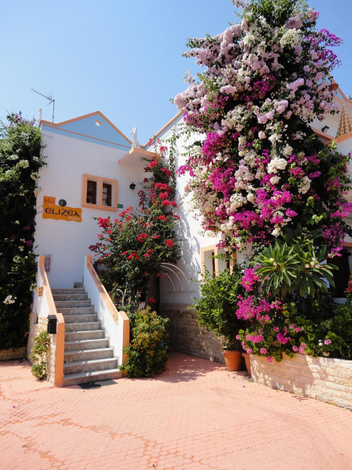Villa Elizea Stalos Exterior photo